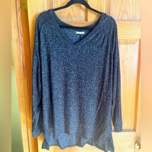 2X black long sleeve sweater